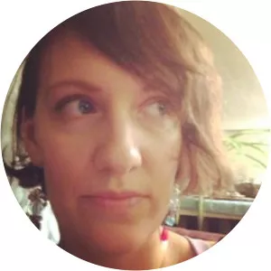 Sara Larsen - Author