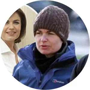 Sara Shepherd - Camera operator ‧ Jane Hill's wife