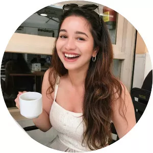 Sara Tendulkar - Internet personality ‧ Sachin Tendulkar's daughter