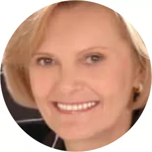 Sara Topelson de Grinberg