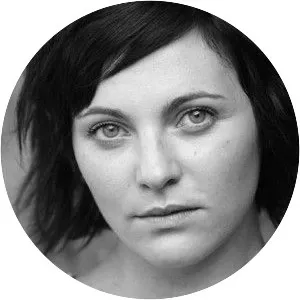 Sarah Annis - Actress