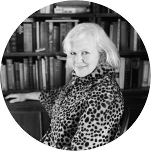 Sarah Challis photograph