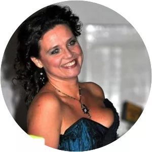 Sarah Fox - Operatic soprano