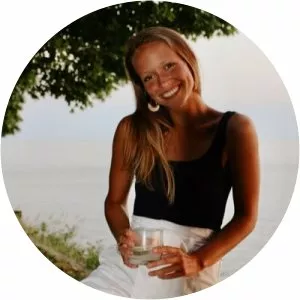 Sarah Gallup - Simon Gallup's wife