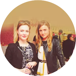 Sarah Hiddleston - Journalist ‧ Tom Hiddleston's sister