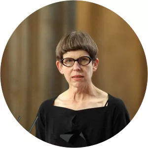 Sarah Hillary photograph