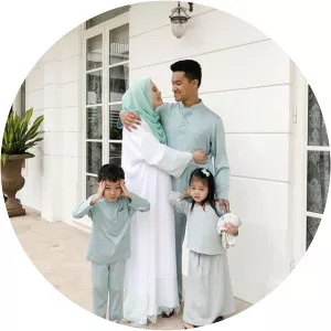 Sarah Ilham Shah Fadzaruddin Shah photograph