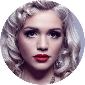 Sarah Lloyde - Musical artist