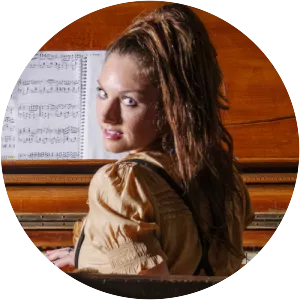 Sarah Ragsdale - Singer