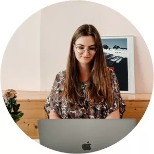 Sarah Sprinz - Author