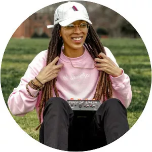 Sarah, The !llstrumentalist