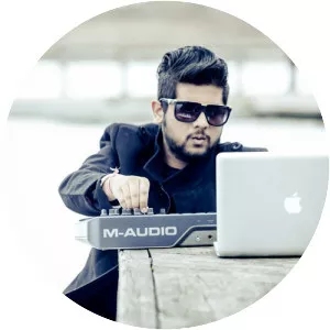 Sarang Sikander - Musical artist