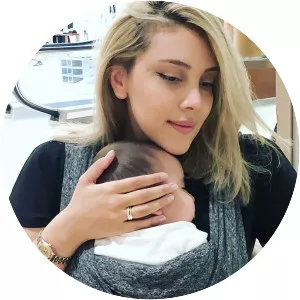 Sarvin Bayat photograph