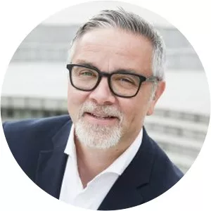 Sascha Theisen - Author