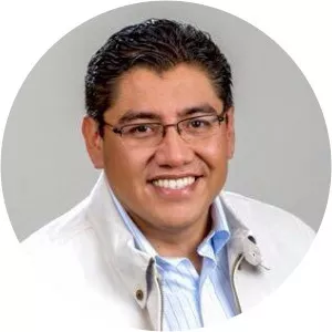 Saul Monreal photograph