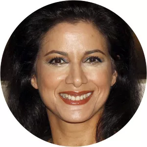 Saundra Santiago