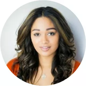 Savannah Basley - Actress