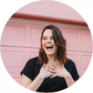 Savannah Locke - Singer