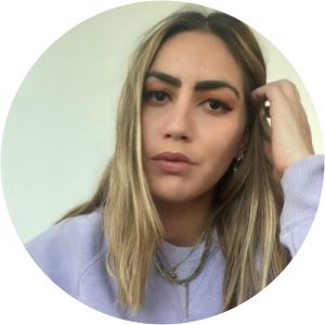 Scarlett Engineer photograph