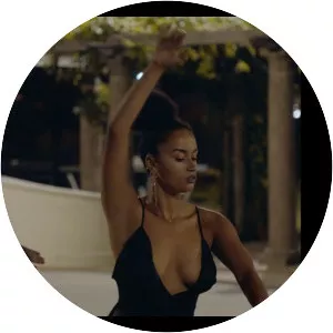 Scarlett Fae - Musical artist