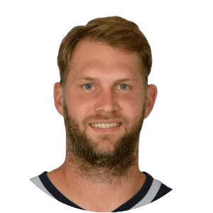 Scott Chandler  - American football tight end