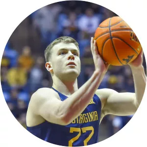 Sean McNeil - Basketball player