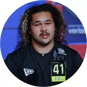 Sean Rhyan - American football player