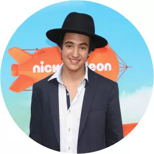 Sebastián Poza - Actor ‧ Mayrín Villanueva's son