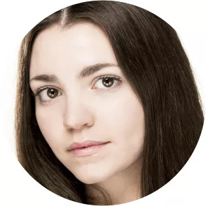 Seline Hizli - English actress