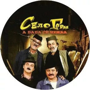 Selo gori, a baba se češlja