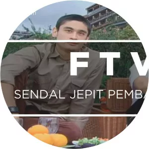 Sendal Jepit Pembawa Cinta