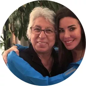 Sendegül Samyeli - Defne Samyeli's mother