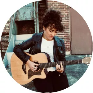 Sendi Hoxha - Singer