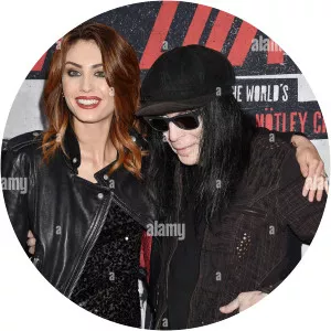 Seraina Schönenberger - Mick Mars' wife