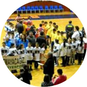 Serdar Yereli Spor Salonu