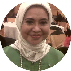 Serviati Oesman - Oesman Sapta Odang's wife