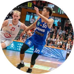 Seth Hinrichs - Basketball player