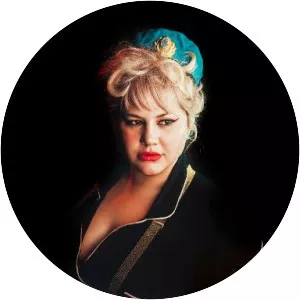 Shannon Shaw - Musical artist