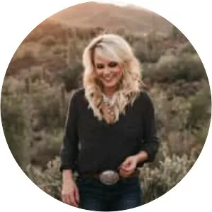 Shari Rowe - Singer-songwriter