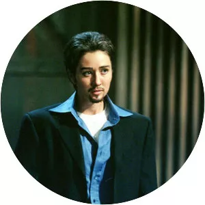 She's a Man, Baby, a Man! - Charmed: Season 2, Episode 5