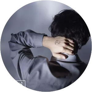 SHE'S - Musical group