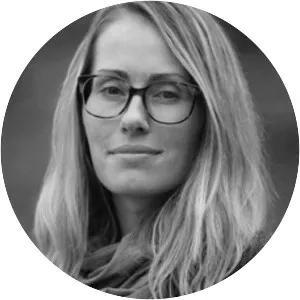 Shea Ernshaw photograph