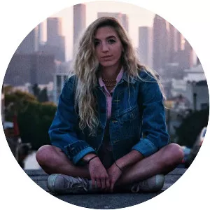 Shel Bee - Musical artist