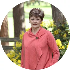 Shelley Webb - Writer