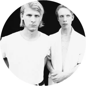 Shiny Darkly - Musical artist