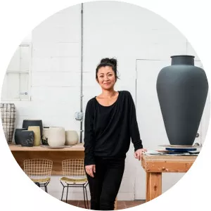 Shio Kusaka - Artist