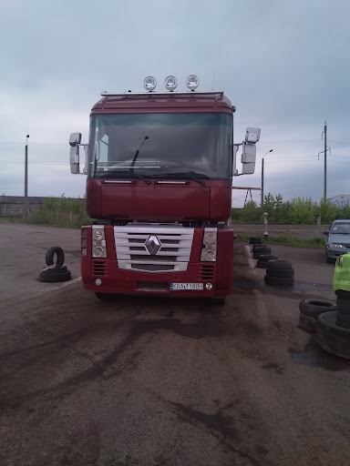 Shkola Dalekobiynykiv - School in Mykytyntsi, Ukraine