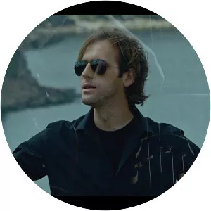 Shkumbim Ismaili - Singer