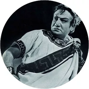 Shukur Burkhanov - Soviet stage actor