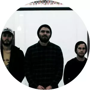 Shy, Low - Rock band